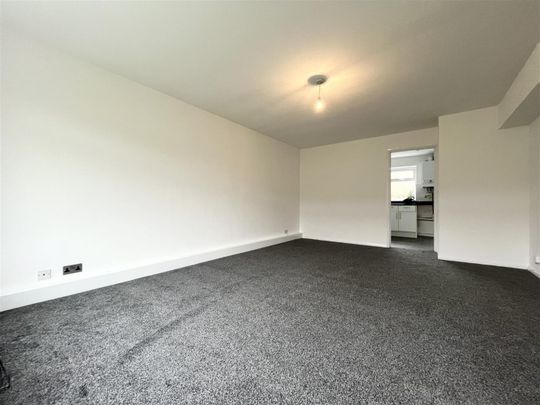 3 Bedroom House - Terraced To Let - Photo 1