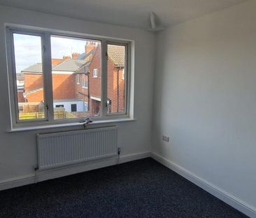 2 bedroom semi-detached house to rent - Photo 3