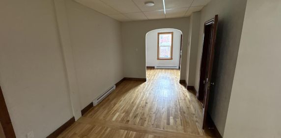 Immeuble - 221-233 King Est, Sherbrooke Spacieux 5 ½ – Cégep De Sherbrooke - Photo 2