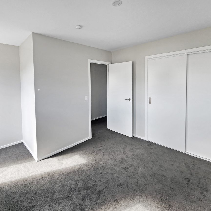 Brand New 3-Bedroom Townhouse! - Photo 1