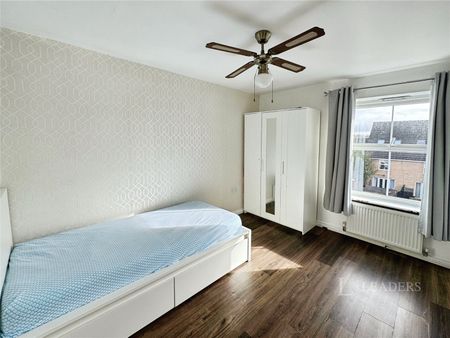 4 bedroom townhouse to rent Norden Way, Havant, Hampshire, PO9 - Photo 4