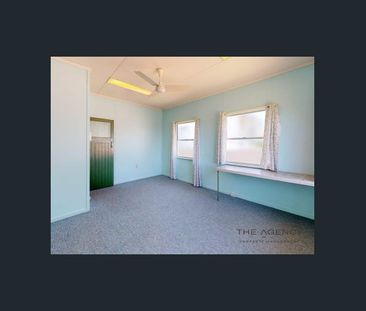 44 Pennycuick Street, West Rockhampton, Qld 4700 - Photo 3