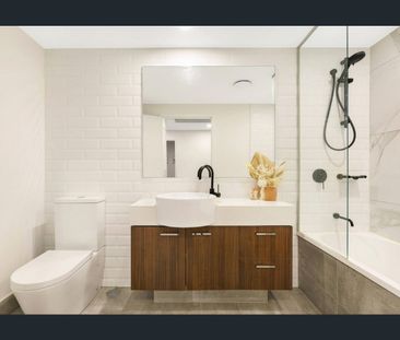 Two Bedroom Apartment in the Sought after South Lakes Complex - Photo 3