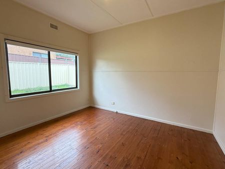 1/7 Victoria Street, Cooma - Photo 4