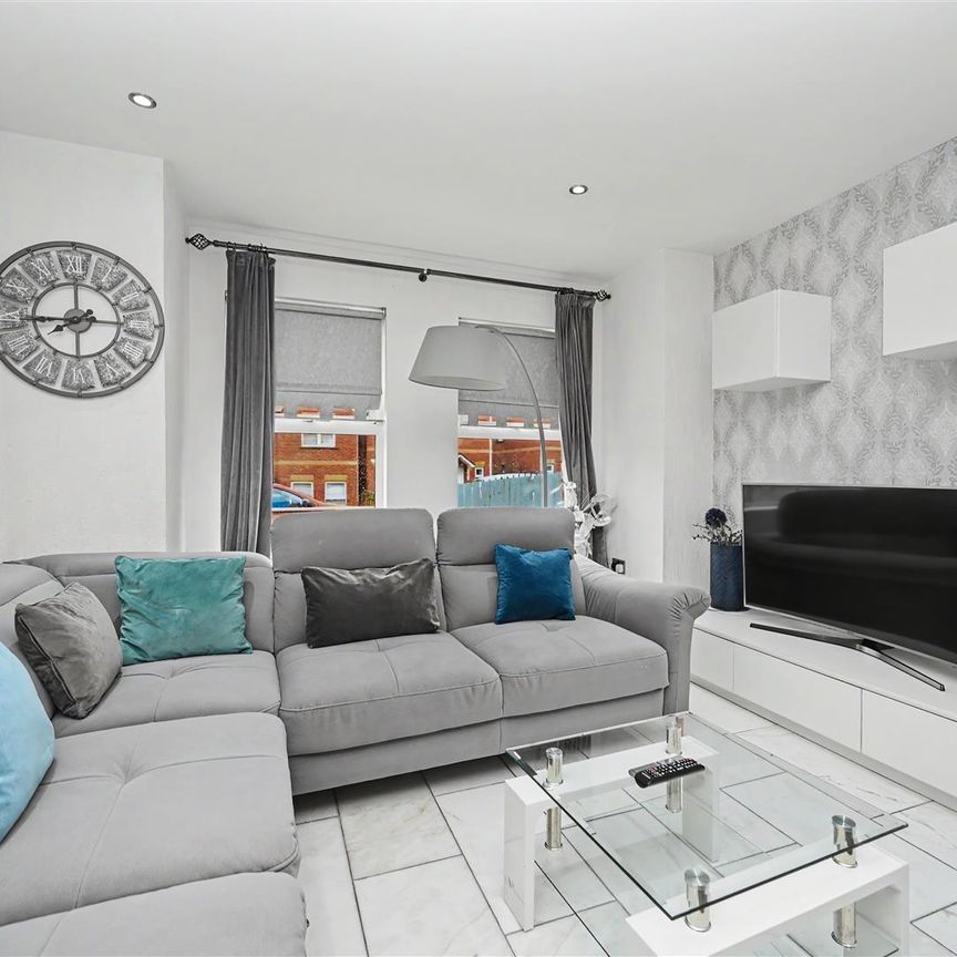 13 Wolfhill Manor, Belfast, BT14 8DE - Photo 1