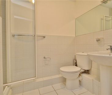 Coley Avenue, Woking, Surrey, GU22 7RG - Photo 4