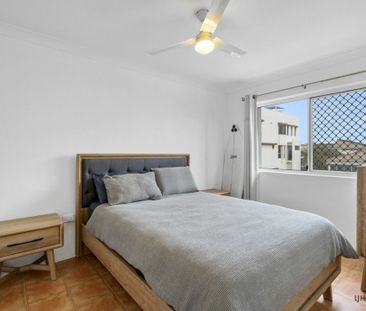Beachside Living with Spectacular Ocean Views - Photo 2