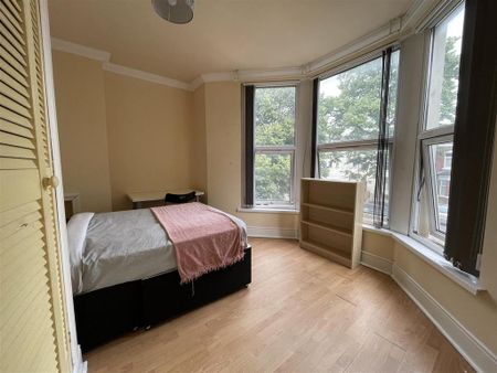 3 bedroom apartment to rent - Photo 4