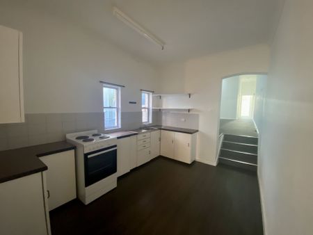 Neat Two Bedroom Unit in CBD Location! - Photo 2