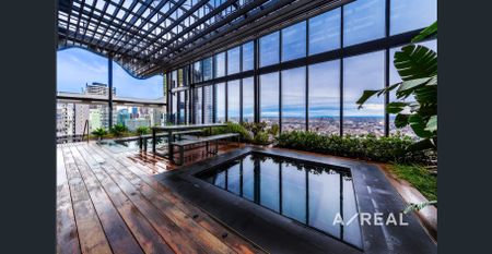 Modern City Apartment Just Steps from RMIT & Melbourne Uni - Photo 2