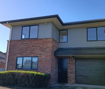 Townhouse in Isabella Drive - Photo 4