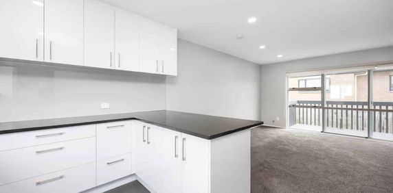 Ready, refreshed and Waiting. - Photo 2