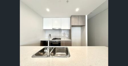 One Bedroom Apartment For Lease - Photo 4