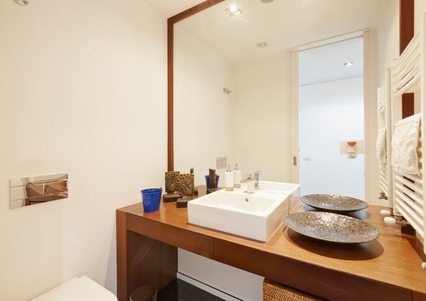 Apartamento T5 para arrendar sem móveis, em zona carismática de Lisboa