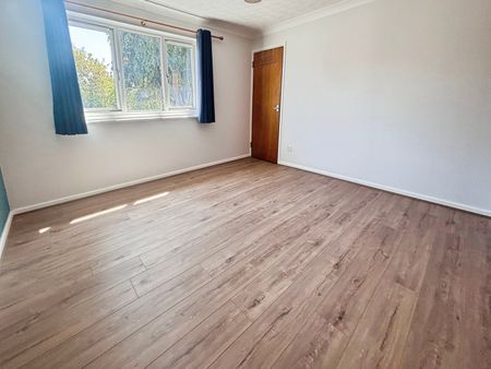 Overton Close, Aldershot, Hampshire, GU11 - Photo 2