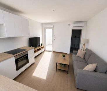 PAU proche FACS, studio avec terrasse, entièrement rénové - Photo 1