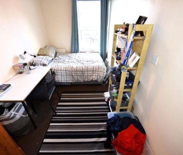 7 bedroom House in Richmond Avenue, Leeds - Photo 2