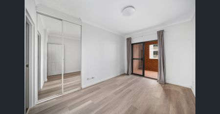 Spacious two-bedroom apartment in the heart of Dulwich Hill - Photo 4