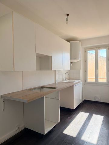 Location Appartement 3 pièces 54m² TOULON 83000 - Photo 3