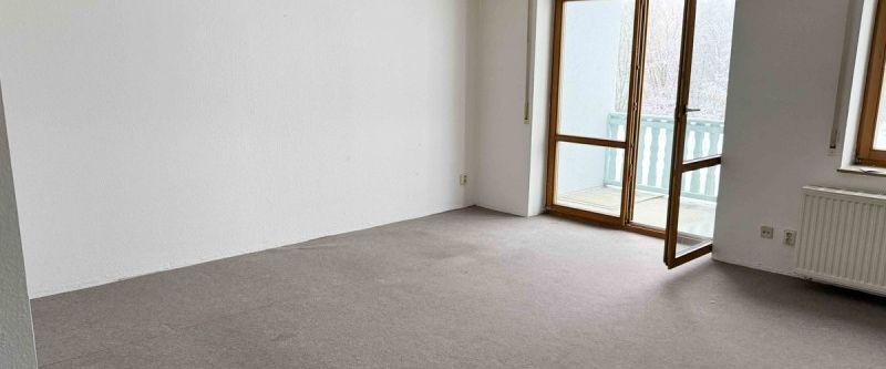 3-Raum Erdgeschosswohnung mit Balkon und Stellplatz im Herzog-Georg-Ring! - Photo 1