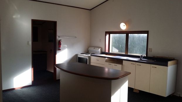 Large one bedroom flat - Photo 1