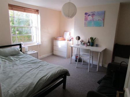6 bedroom terraced house to rent - Photo 4