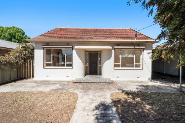 Spacious 3-Bedroom Home Just Minutes from the City - Photo 1