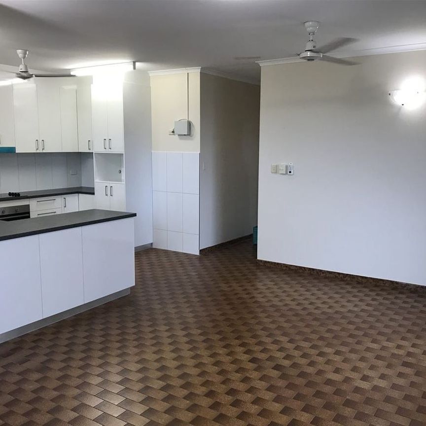 PRIME NIGHTCLIFF LOCATION! - Photo 1