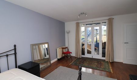 Hayfield House, Hayfield Passage, Stepney Green, London E1 - Photo 4