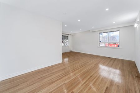 For Lease - 149 Wincott Drive, Toronto, Ontario - Photo 3