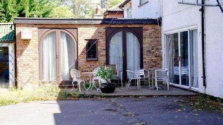 Station Road, Uxbridge, UB8 - Photo 3