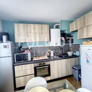 A LOUER - VIRE NORMANDIE - CENTRE VILLE - GRAND T2 de 68,99 m² EN PARFAIT ÉTAT - Photo 2