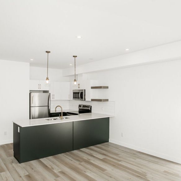 Oxford: Gold Accents – 710 Westminster, Winnipeg, MB - Photo 1