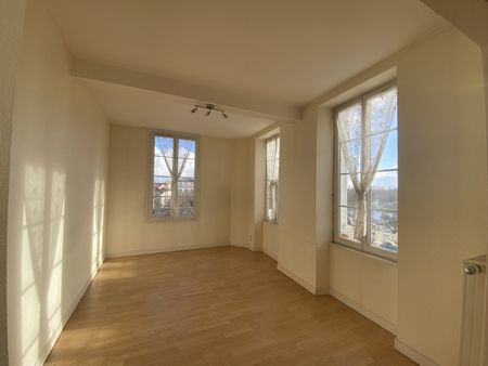 Location Appartement 3 pièces 73m² JARNAC 16200 - Photo 2