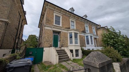 2 bedroom flat to rent - Photo 4