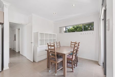 Beautifully Presented & Private 3-Bedroom Villa in a Fantastic Location - Photo 4