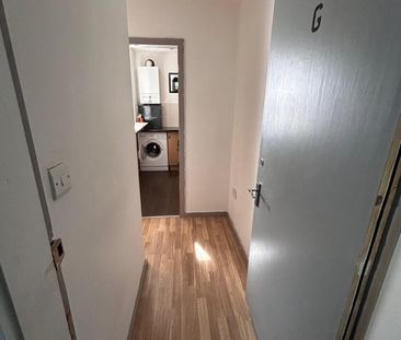 Studio Flat, Leigham Court Road, SW16 - Photo 2