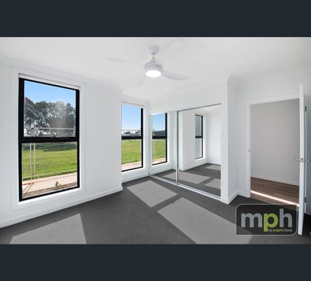 15 Maple Lane, Davoren Park, SA 5113 - Photo 4