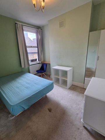 4 bedroom terraced house to rent - Photo 3