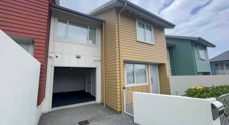 It's the yellow one! - Photo 4