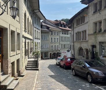 Appartement atypique de 2.5 pces au 2ème étage ! - Foto 4