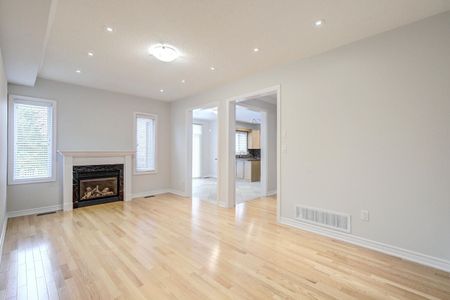 For Lease - 76 Ivy Glen Drive, Vaughan, Ontario - Photo 2