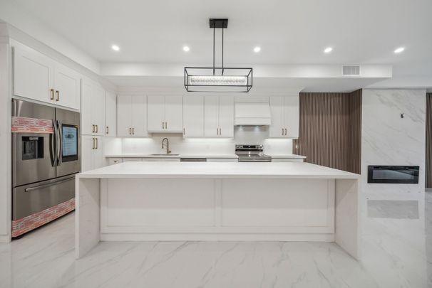 For Lease - 10 Mack Avenue Unit# Main floor, Toronto, Ontario - Photo 1