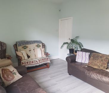 Room in a Shared House, Claremont Road, M14 - Photo 1