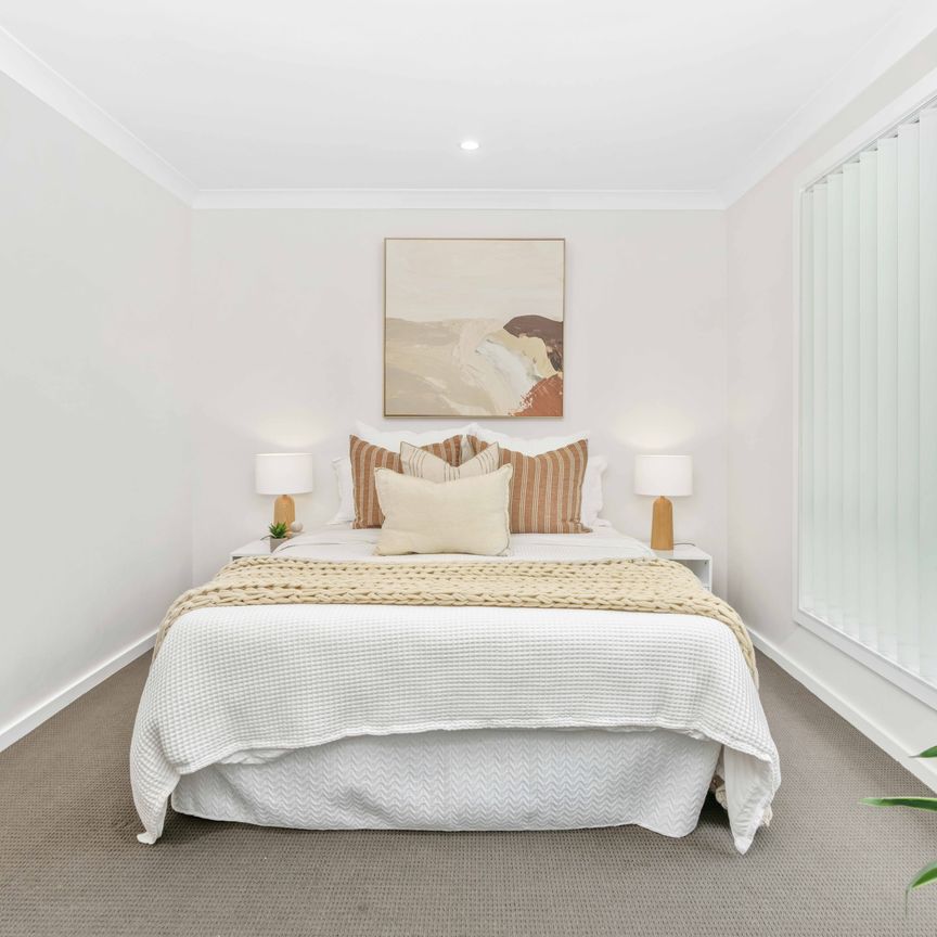 Contemporary Elegance: Bright, Stylish, and Convenient Living. - Photo 1