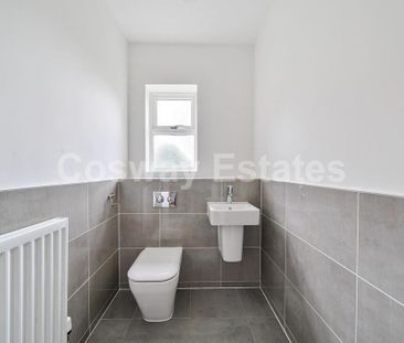 4 bedroom detached house to rent - Photo 2