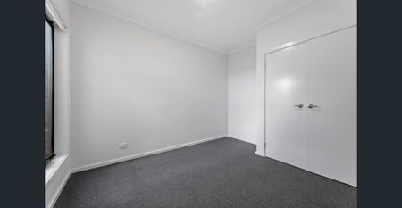 Modern & Comfortable Family Home in Prime Wyndham Vale Location - Photo 3