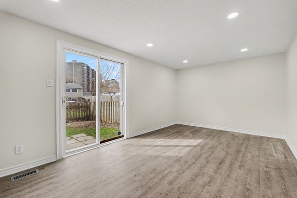 For Lease - 1468 Heatherington Road Unit# B, Hunt Club - South Keys and Area, Ontario - Photo 1