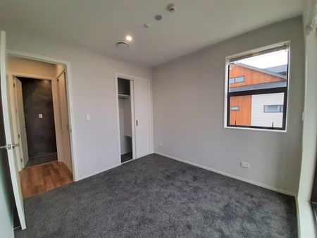 Spacious 2 bedrooms Apartment - Photo 3