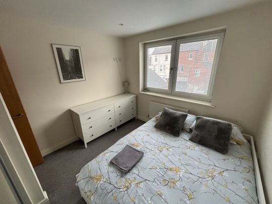 2 Bed Flat, University Road, LE1 - Photo 1